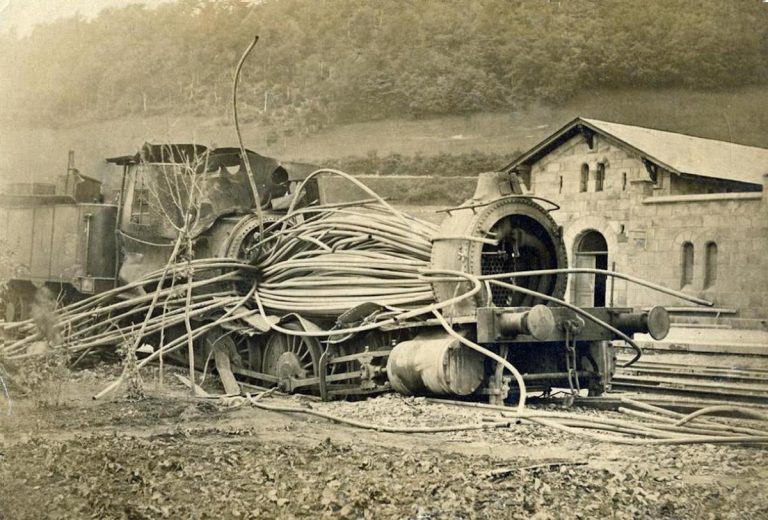 Vynález páry přispěl k rozvoji železniční dopravy, ale parní kotle byly často určitým druhem časované bomby.