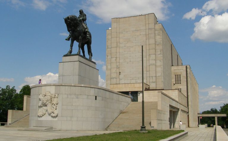 Národní památník na Vítkově byl za války využíván jako sklad vojenského materiálu.