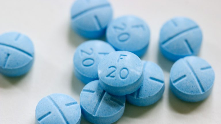 Tahle modrá pilulka nepovzbuzuje k rozkoši, ale nutí tělo zapomínat na únavu.