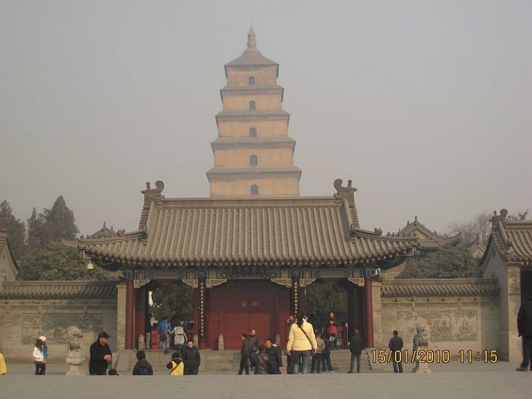 V 7. století za života soudce Ti vzniká i slavná stavba Giant Wild Goose Pagoda.