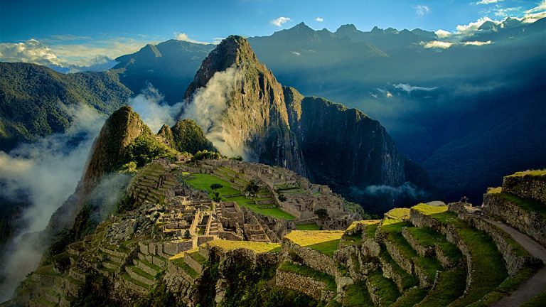 Objeví Machu Picchu.
