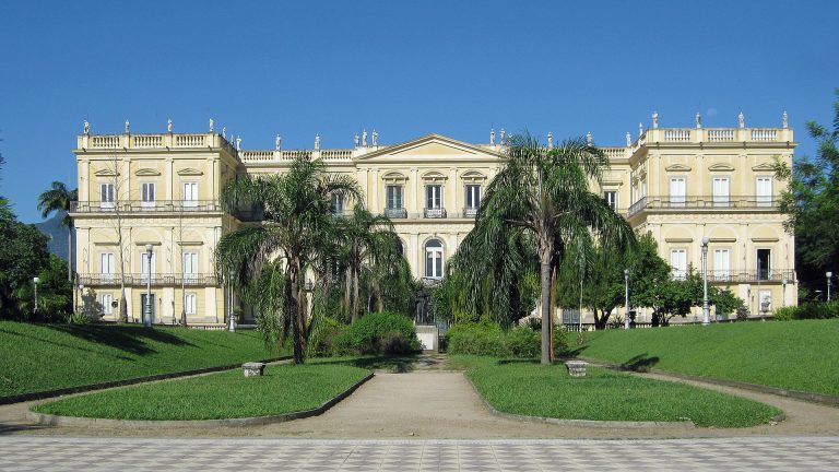 Honosné sídlo portugalských králů v Brazílii, později sídlo brazilského Národního muzea v roce 2018 vyhoří do základů.