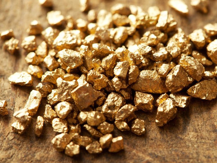 Výrobek má vlastnosti klasického „žlutého“ drahého kovu, ale jeho hmotnost je podstatně nižší.