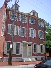 Jeden z domů ve Filadelfii, kde Poe nějaký čas bydlí.