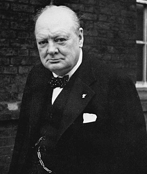 Winston Churchill a Alfred Chennhalls jsou si nápadně podobní.