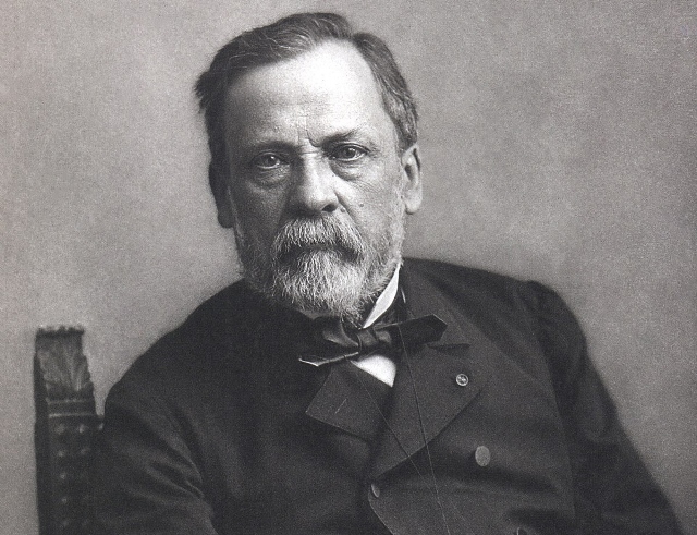 Louis Pasteur vyvinul vakcínu proti vzteklině.