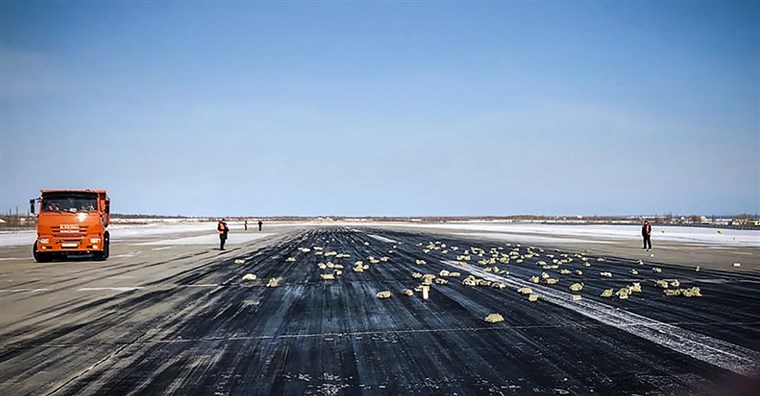 Nákladní letadlo na Sibiři poztrácelo část nákladu.