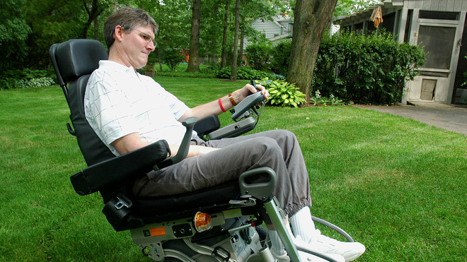 Pohyb je nedílnou součástí léčby pacientů a pomáhá oddálit celkovou invaliditu.