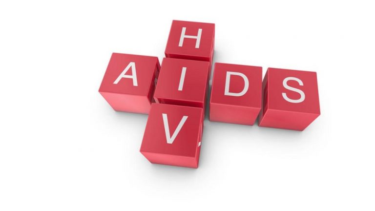 HIV může způsobovat nemoc AIDS čili syndrom získané imunitní nedostatečnosti, též syndrom získaného selhání imunity.
