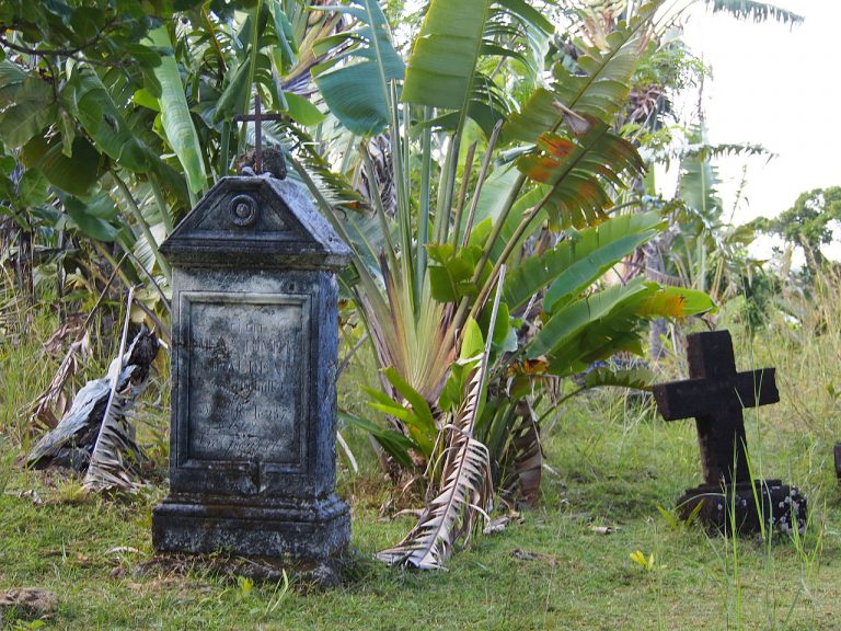U Madagaskaru je dodnes zachovaný skutečný hřbitov pirátů.