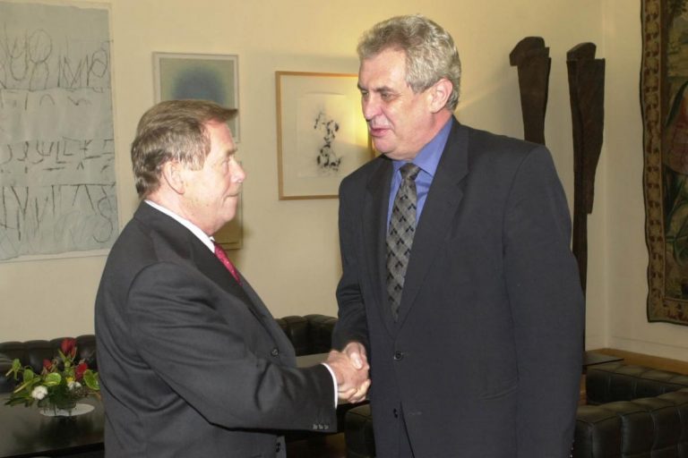 Václav Havel si za roli v kosovské krizi vysloužil několik nových nepřátel. Ti mu například připisují slovní spojení 