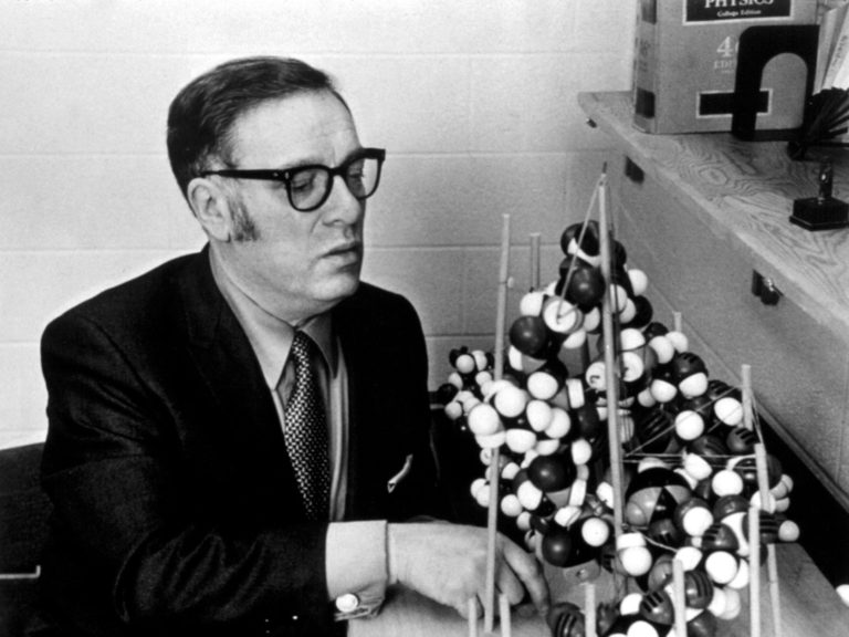 Asimova zajímaly předně otázky Vesmíru, umělé inteligence a matematiky jako takové.