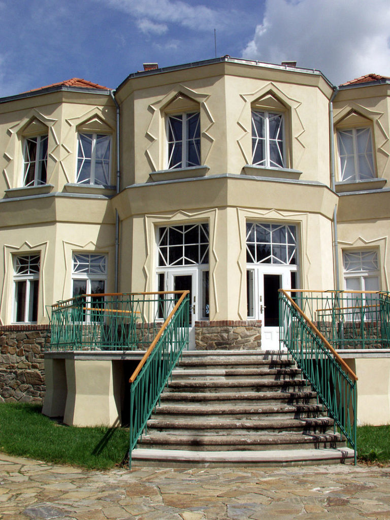 Nadace českého kubismu se postarala o rekonstrukci vily.