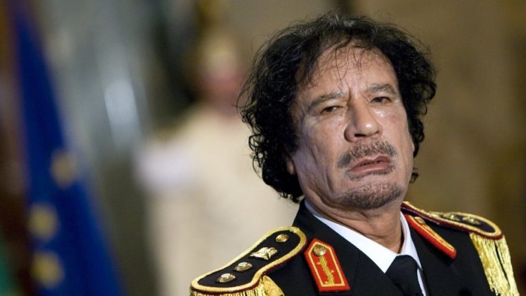 Kaddáfí je netypický muž. Botoxem nafouklou tvář mají spíš marnotratné ženy.