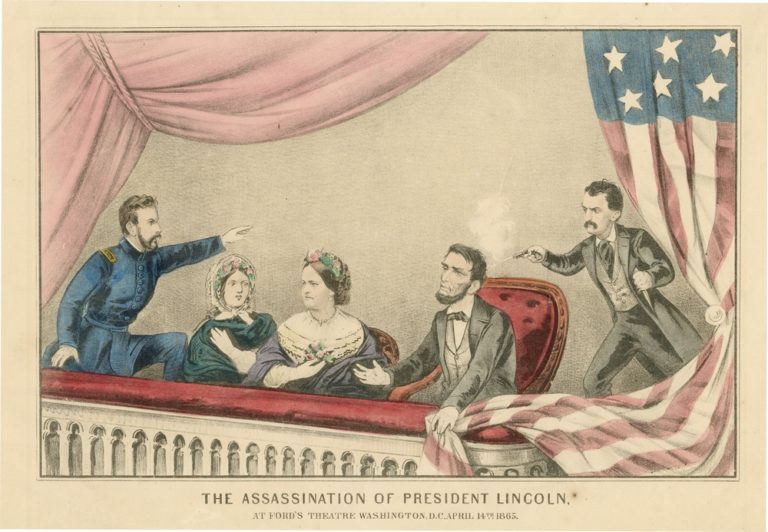 Lincoln sedí nejblíže ke dveřím, což se Boothovi hodí. Ani nemusí moc mířit.
