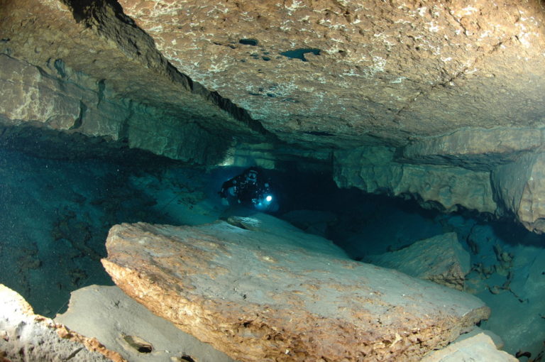Potápěčům se v rámci projektu Jacob’s Well Exploration Project roku 2007 podaří zmapovat všechna dostupná místa studny a zdokumentovat více než 1800 metrů dvou hlavních tunelů.