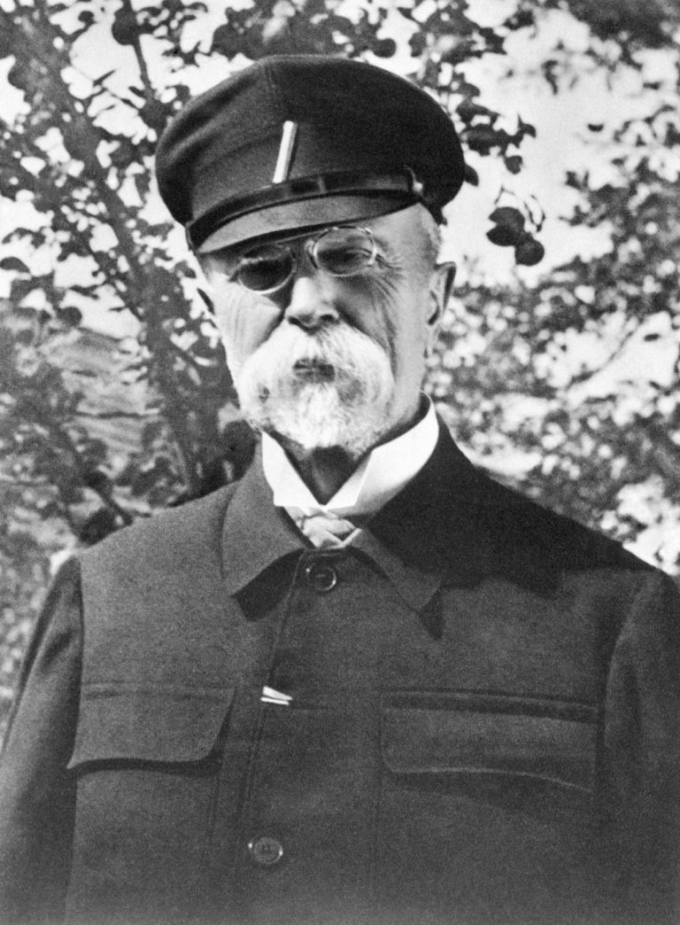 Masaryk se vyzná v lidech. Krejčímu svěří velení celé československé armády.