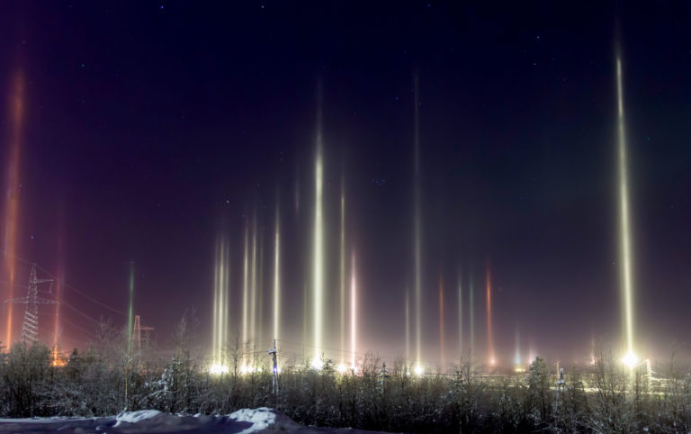 Světelné sloupy jsou k vidění nejčastěji v severských státech. Objevují se většinou ve chvíli, kdy teploty prudce klesnou o 10 až 20 °C.