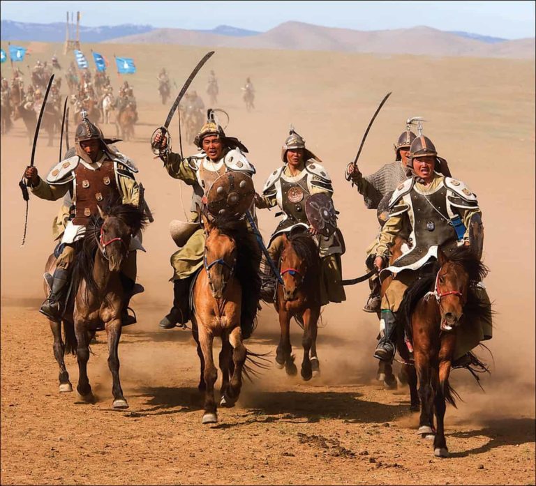 Každý mongolský chlapec byl už odmalička vychováván tak, aby se stal válečníkem na koni.