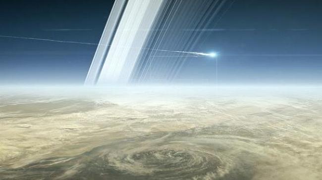 Saturn je sice žlutý, ale kdybyste se ocitli v jeho atmosféře, uvidíte modrou oblohu.