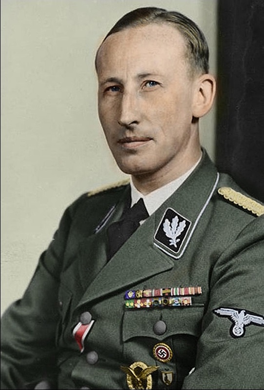 Heydrich později prosluje jako „kat z Prahy“.