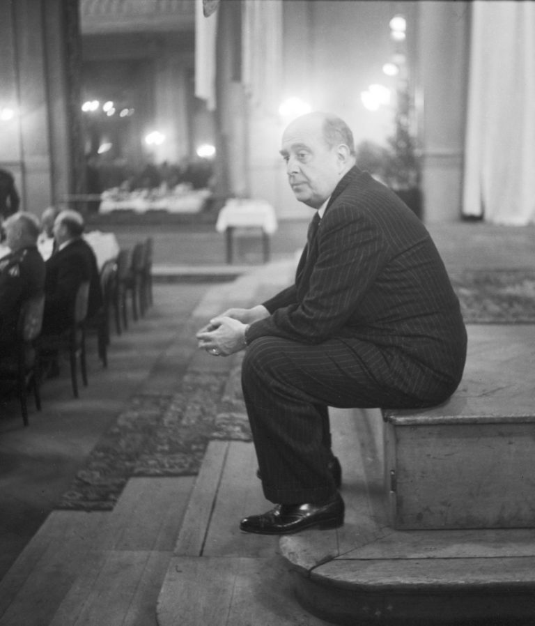 Ministr zahraničních věcí Jan Masaryk během shromáždění k odchodu americké armády z Plzně