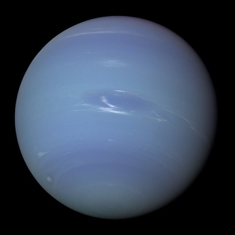 Uran má v atmosféře metan.
