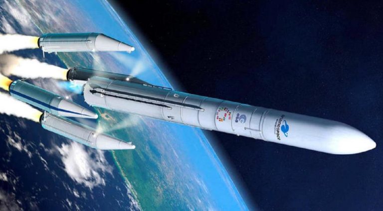 Ariane 6 je nosná raketa vyvíjená Evropskou kosmickou agenturou (ESA) s prvním zkušebním letem plánovaným na rok 2020.