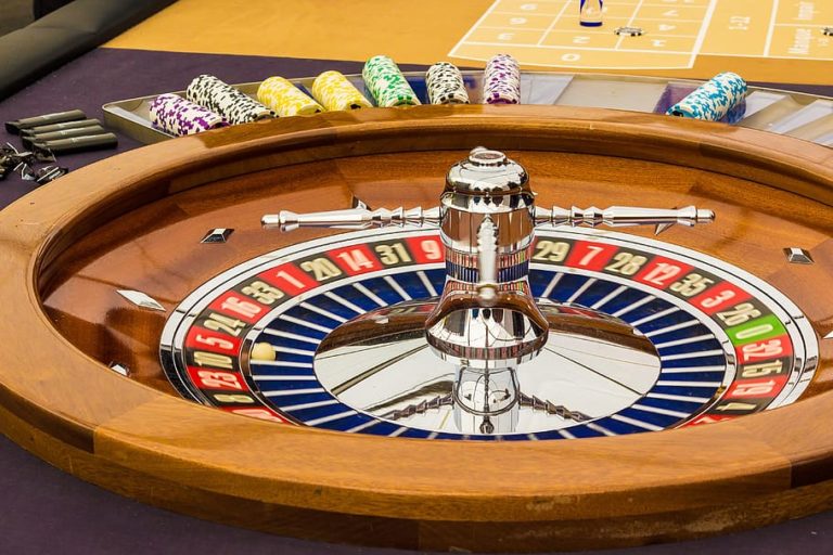 Ruská ruleta, jedna z nejoblíbenějších „rekvizit“ každého kasina.