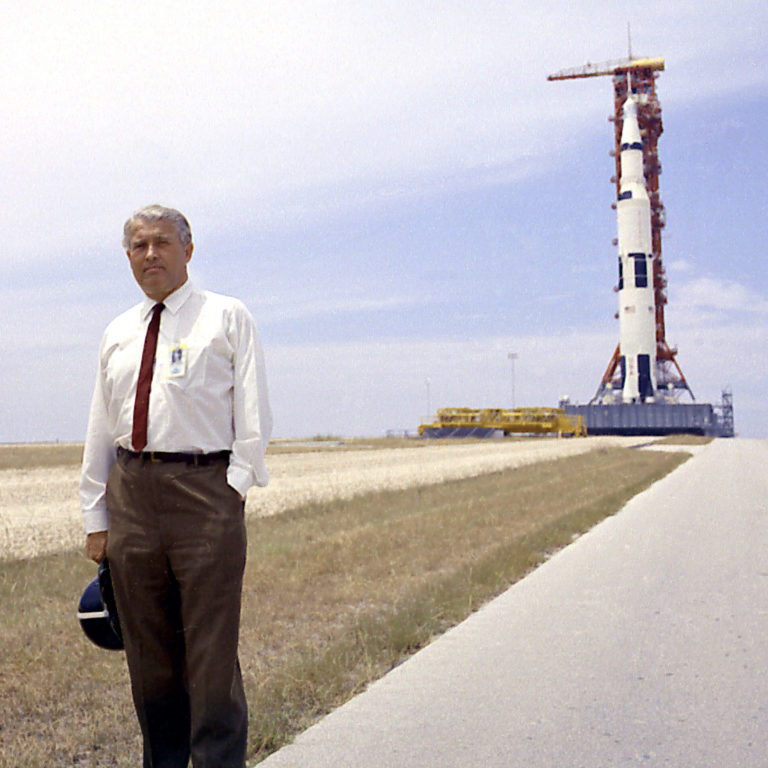 Braun stál za zrodem rakety Saturn V.