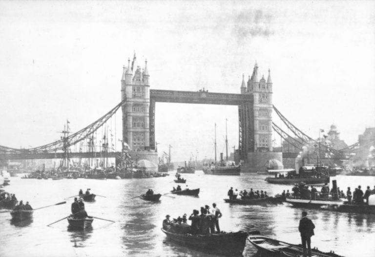 Otevření mostu Tower Bridge v roce 1894.