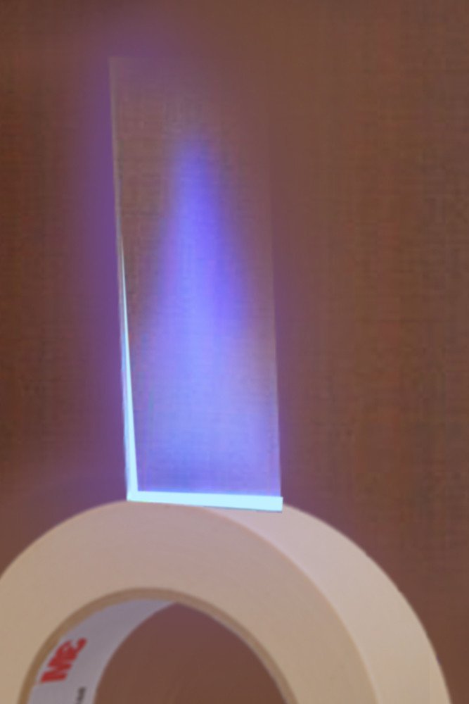 Ze rentgenové schopnosti izolepy může fyzikální efekt triboluminiscence