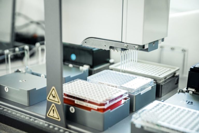 Shodné vlastnosti mají i PCR testy ze slin, které DIANA Biotechnologies během ledna instaluje do prvních dvou českých laboratoří.