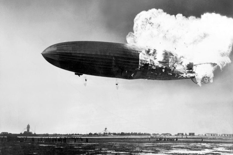 O zkáze vzducholodi Hindenburg se dozvěděl celý svět.