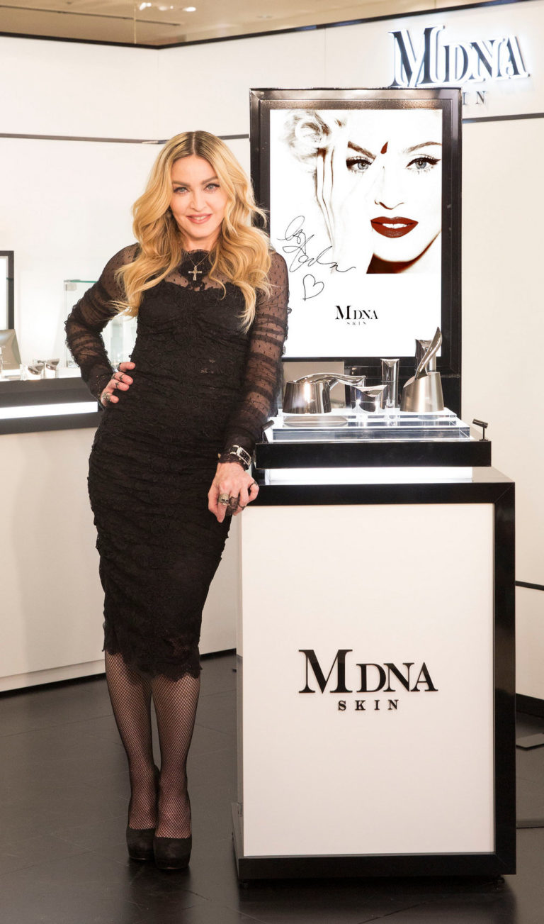 Chcete v šedesáti vypadat takhle? Madonna prodává elixír mládí. MDNASKIN.COM