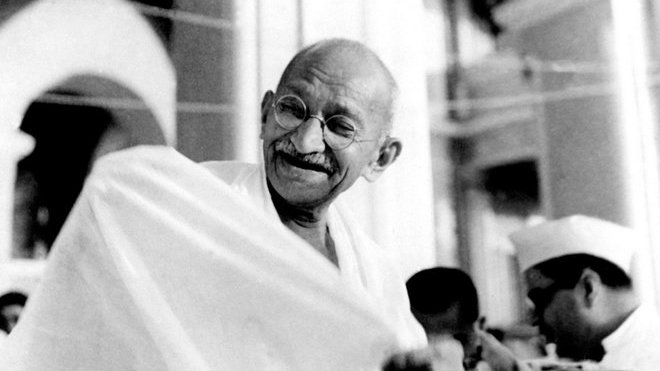 Dodnes je Gándhí považován za symbol nenásilného boje a pacifismu.