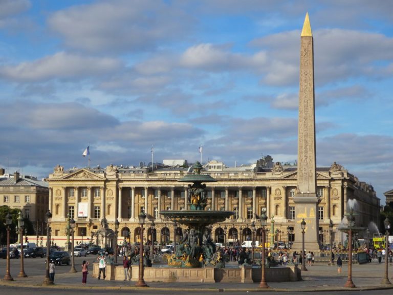 Dnes je pýchou pařížského Place de la Concorde, původně střežil chrám v Luxoru. Foto : D-Stanley / Creative Commons / CC BY 2.0.