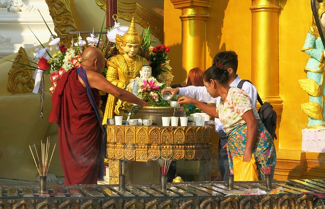 V areálu pagody se setkávají věřící i běžní turisté. (Foto: Alistair McLellan, Pixabay)