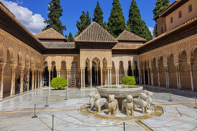 Lví fontána je jedním ze symbolů Alhambry. Foto: Shuterstock
