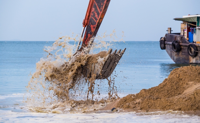 Těžba písku ovlivňuje celý ekosystém. Foto: Shutterstock