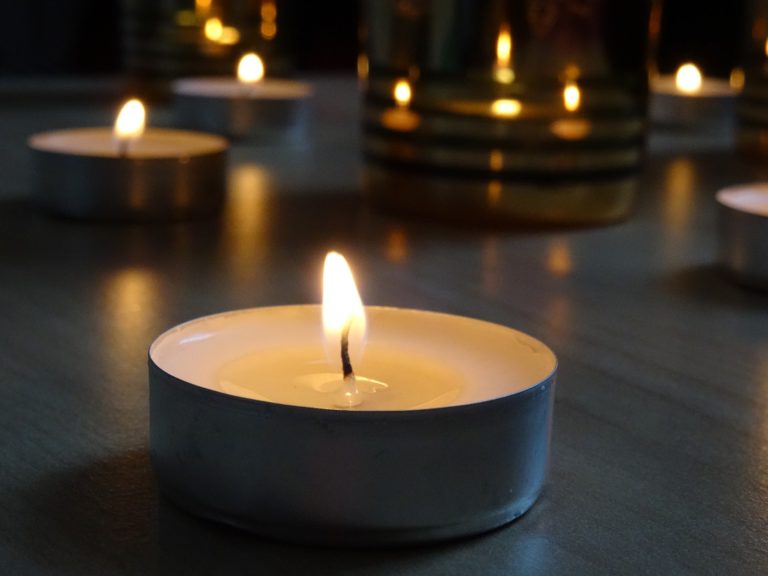 V Číně nemají pouze romantické svíčky, na vás zapálí rovnou celý ručník! FOTO: Pixabay