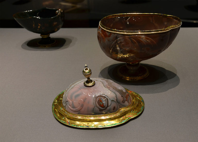 Reliéfní achátové vičko poháru (zhotovil Ottavio Miseroni, zlatou montáž provedl Jan Vermeyen, 1603–1607, Praha; dnes Uměleckohistorické muzeum, Vídeň) FOTO: Vassil/Creative Commons/CC0