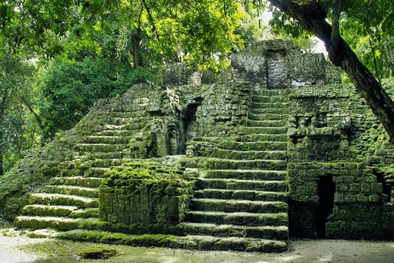 Mayský Tikal. Kdysi zde vítali obyvatele Teotihuacánu s otevřenou náručí. FOTO: pixabay