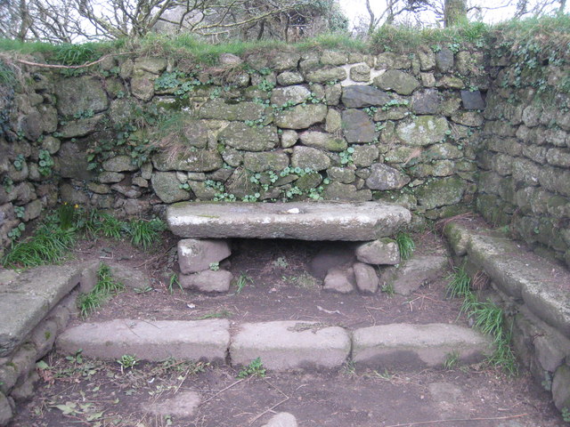 V ruinách svatyně se dochoval dávný oltář. (Foto: Rod Allday/commons.wikimedia/CC BY-SA 2.0)