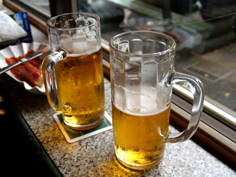 Všechny nápoje kdysi byly „pivo“. Nikoliv však ve sklenicích, ale ve staré češtině. Foto: k.ivoutin / Creative Commons / CC BY 2.0.