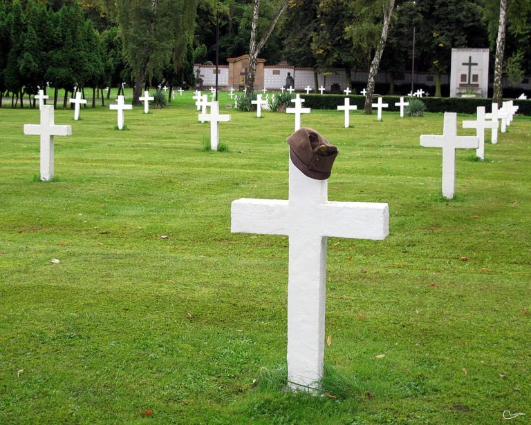 Pohřebiště obětí 1. světové vílky skrývá 3155 vojáků. FOTO: piberyger/Creative Commons/CC BY 3.0