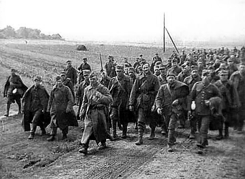Zbytky polské armády zajaté sovětskou Rudou armádou. Foto: Creative Commons, Soviet newsreel September 1939, volné dílo.