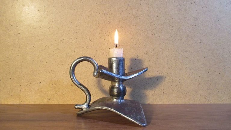 Mít doma svíčku znamenalo ve své době bohatství. FOTO: piqsels
