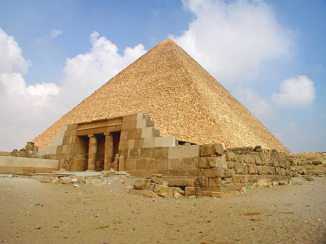 Cheopsova pyramida možná byla i elektrárnou. FOTO: Jon Bodsworth/Creative Commons/CC-0