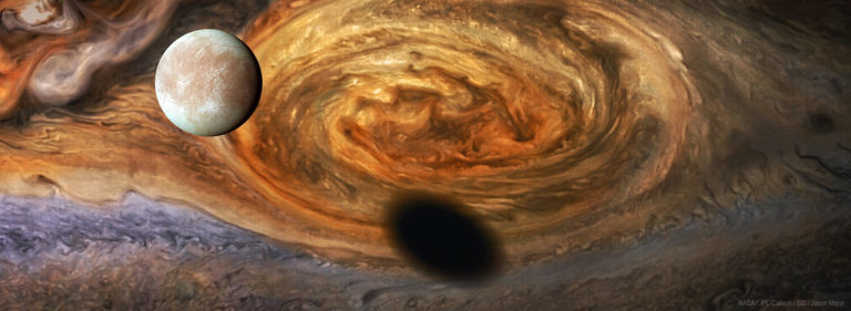 Rudou skvrnu na Jupiteru způsobuje divoká bouře. Trvá už minimálně 350 let. Lights In The Dark / Creative Commons / CC BY-NC-SA 2.0.